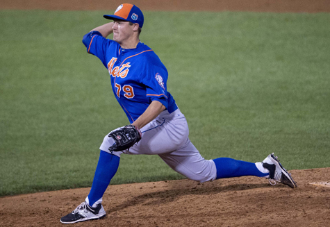 Paul Sewald, cut by Mets, wins for M's in Citi Field return